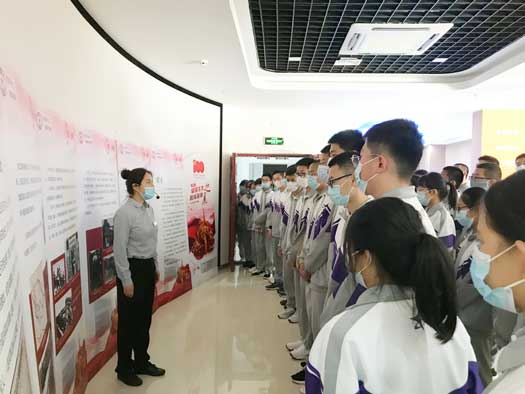 红色大篷车，移动博物馆讲党史(图2)