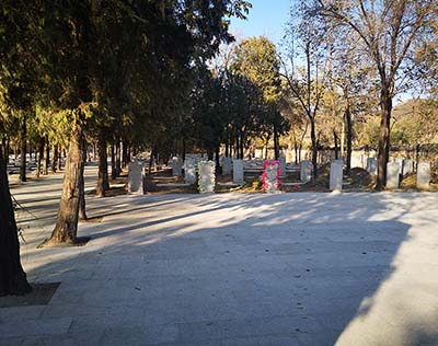 八达岭烈士陵园(图1)