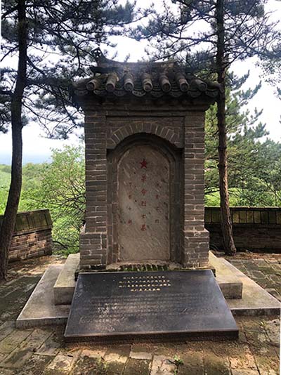 果树园烈士纪念碑(图1)